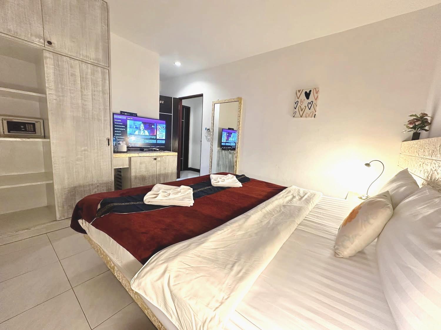 The Shades Hotel 50 Meter Beach Front Patong المظهر الخارجي الصورة